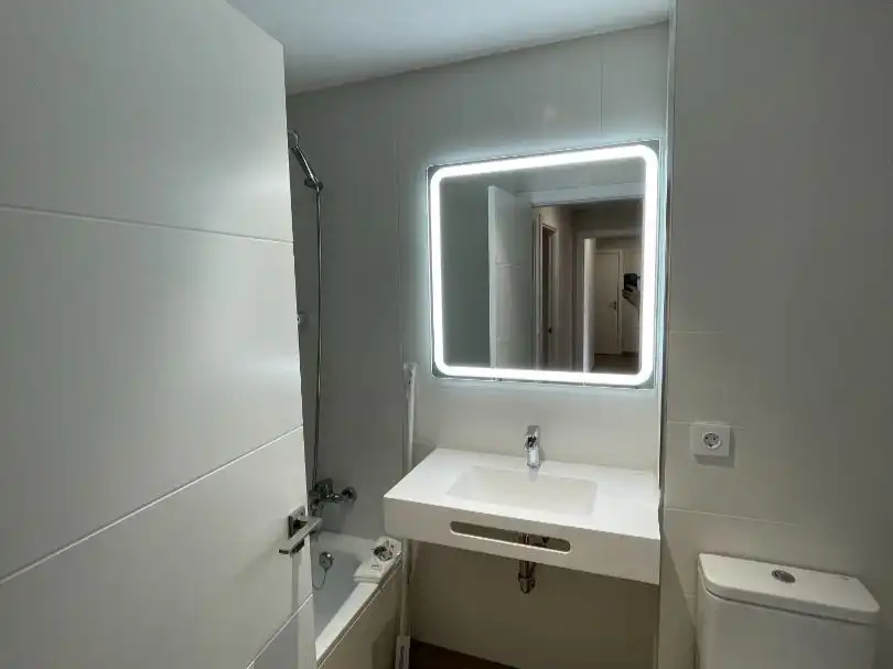 Piso de alquiler en Bulevar Louis Pasteur, 17, El Tejar - Hacienda Bizcochero Baño de Piso de alquiler en Málaga con Aire acondicionado, Calefacción y Terraza