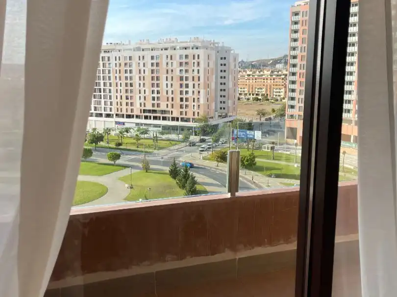 Piso de alquiler en Bulevar Louis Pasteur, 17, El Tejar - Hacienda Bizcochero Terraza de Piso de alquiler en Málaga con Aire acondicionado, Calefacción y Terraza