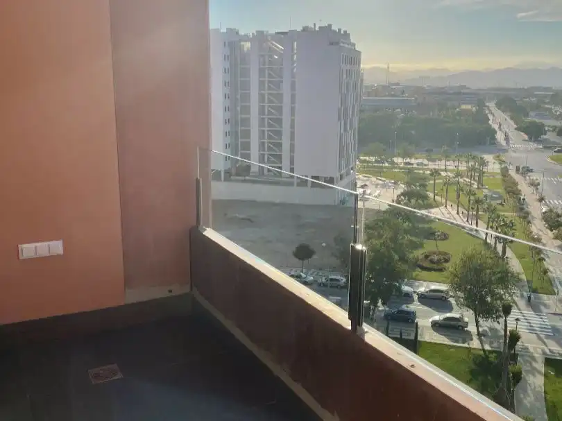 Piso de alquiler en Bulevar Louis Pasteur, 17, El Tejar - Hacienda Bizcochero Terraza de Piso de alquiler en Málaga con Aire acondicionado, Calefacción y Terraza