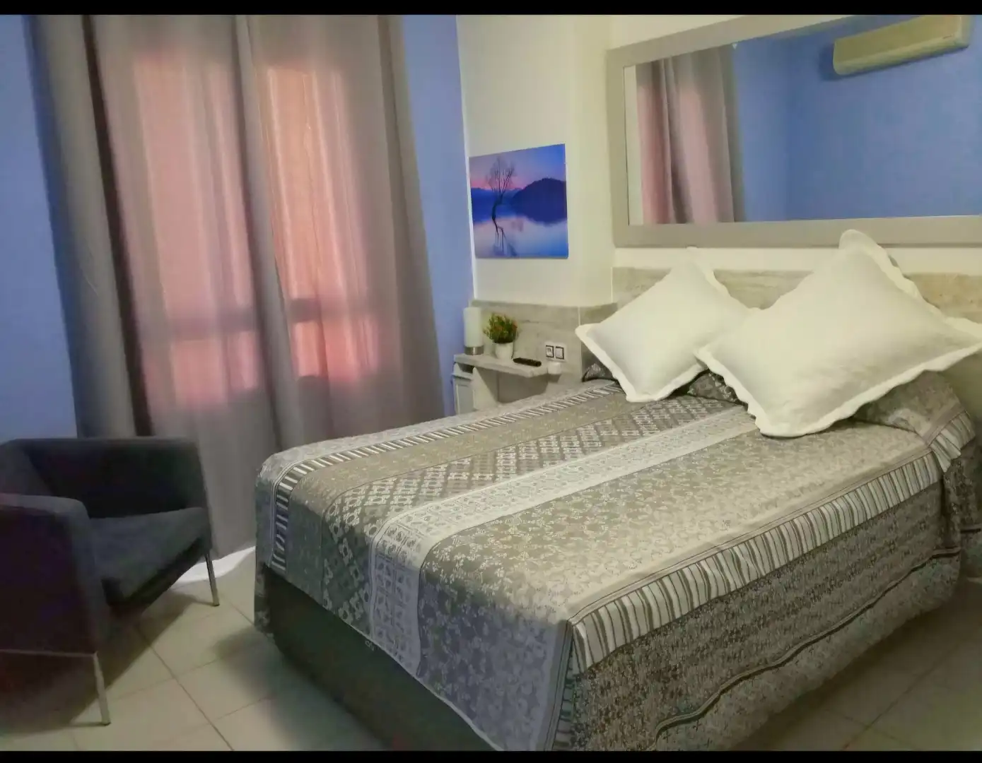 Habitación de Piso de alquiler en Benidorm con Aire acondicionado, Terraza y Piscina
