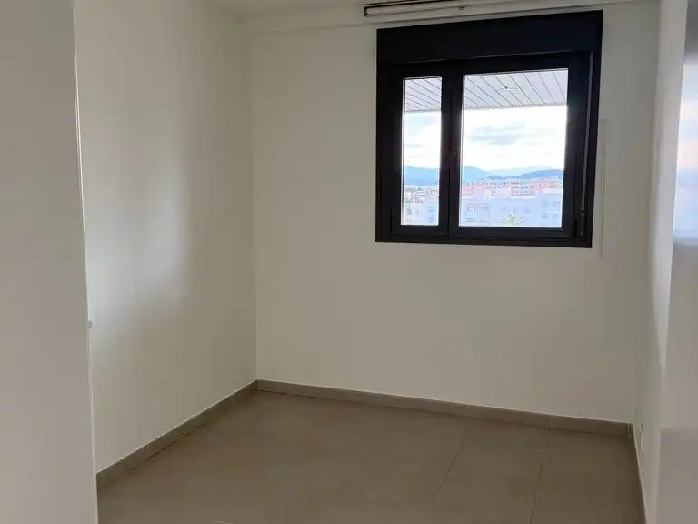 Flat for rent in Calle Orson Welles, 20, El Tejar - Hacienda Bizcochero Bedroom of Flat for rent in Málaga with Air Conditioner, Heating and Terrace