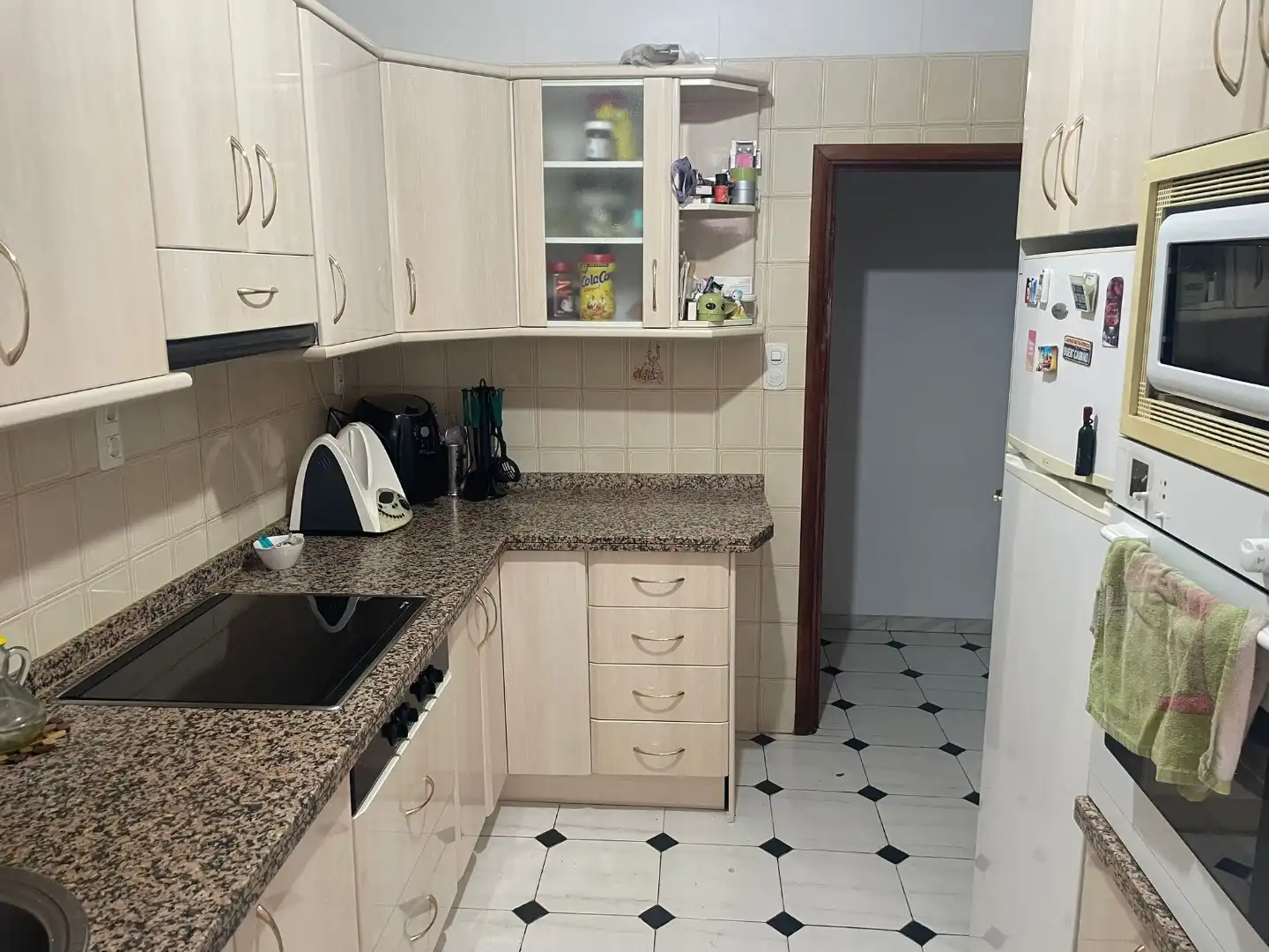 Cocina de Piso de alquiler en Granada con Aire acondicionado, Amueblado y Balcón