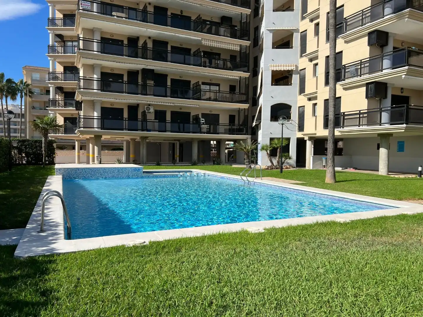 Schwimmbecken von Wohnung zum Verkauf in Daimús mit Klimaanlage und Terrasse