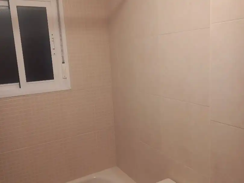 Flat for rent in Calle Catania, 8, Aguadulce Norte Bathroom of Flat for rent in Roquetas de Mar with Air Conditioner and Terrace