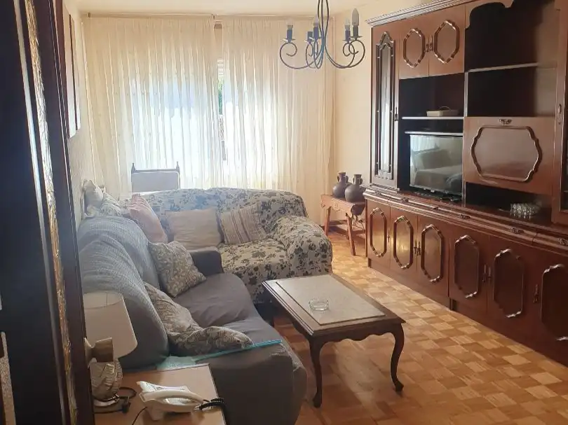 Wohnung zur Miete in Calle Santa Lucía, 24, Yunquera de Henares Wohnzimmer von Wohnung zur Miete in Yunquera de Henares mit Heizung und Parkett