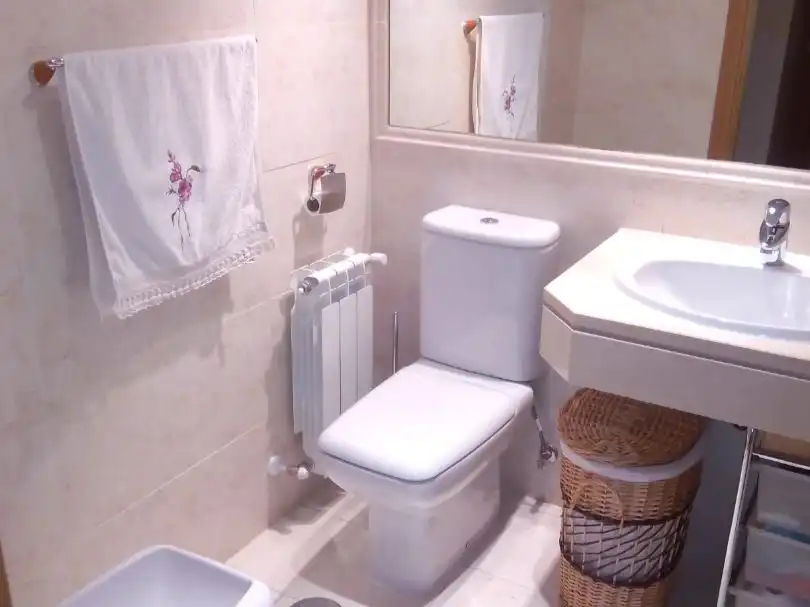 Flat for sale in Calle Alameda del Valle, 36, Ensanche de Vallecas - La Gavia Bathroom of Flat for sale in Madrid Capital with Air Conditioner and Swimming Pool