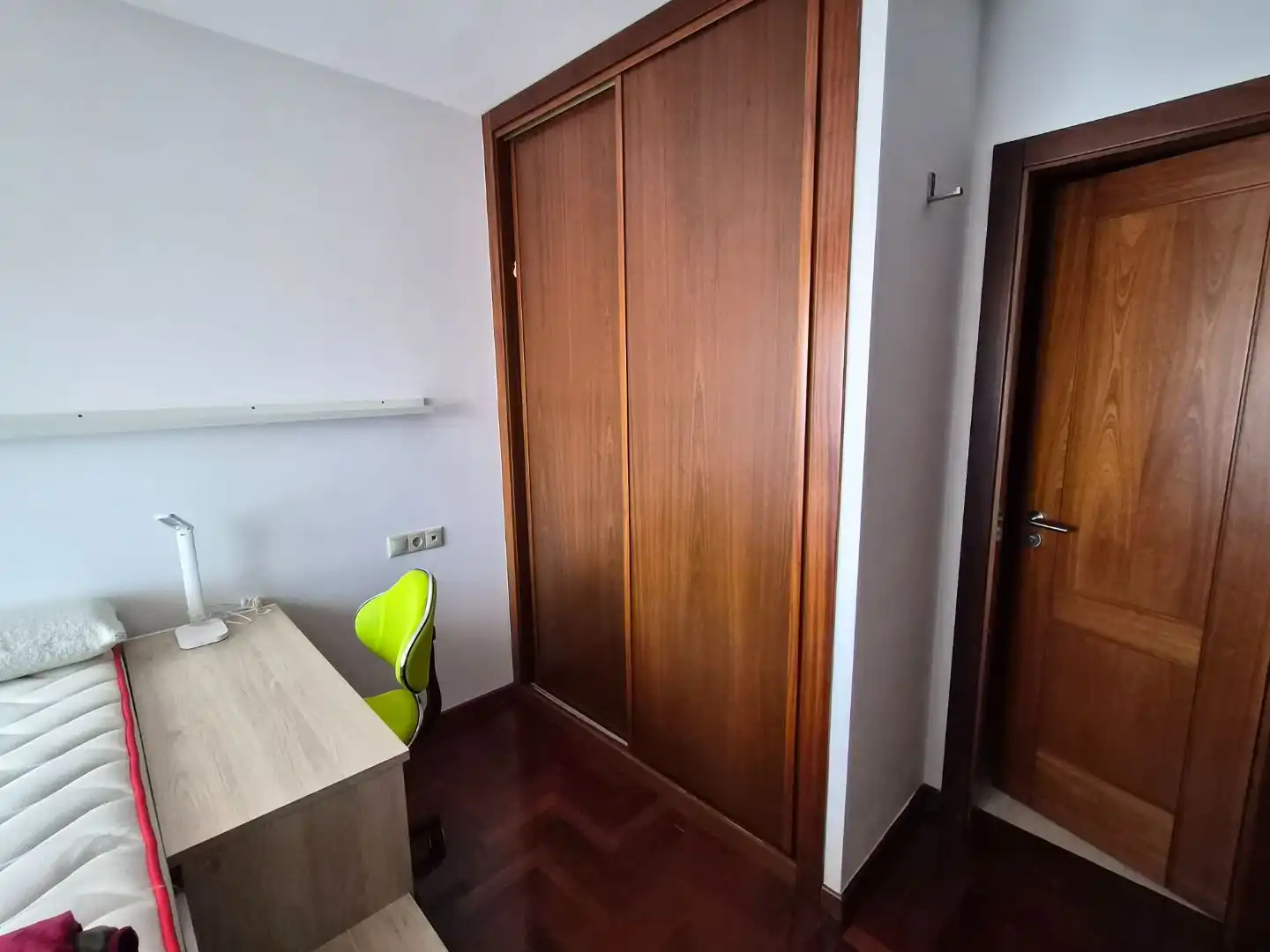 Pis de lloguer a Camiño Redomeira, 47, Vigo Dormitori de Pis de lloguer en Vigo
