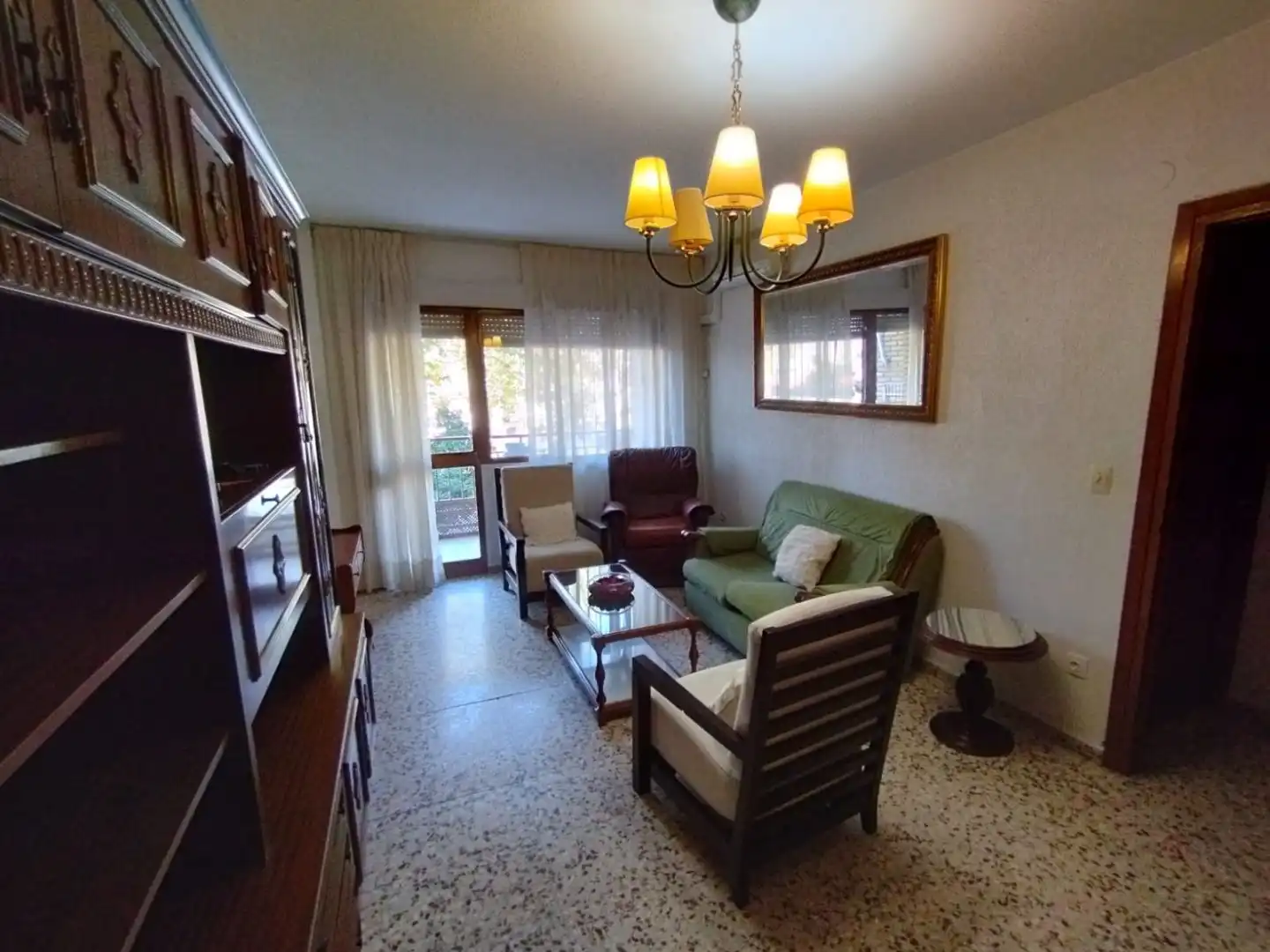 Sala d'estar de Pis de lloguer en Córdoba amb Aire condicionat, Moblat i Balcó