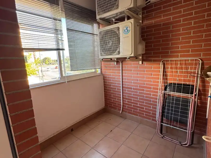 Wohnung zur Miete in Avenida Profesor Domínguez Ortiz, 4, Avda. Federico Garcia Lorca - Nueva Estación Autobuses Terrasse von Wohnung zur Miete in Granada Capital mit Klimaanlage und Balkon