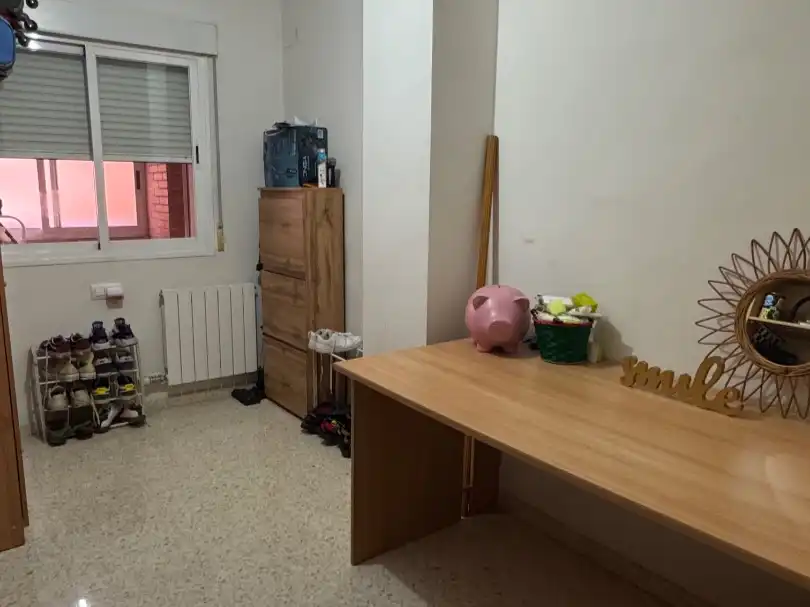 Wohnung zur Miete in Avenida Profesor Domínguez Ortiz, 4, Avda. Federico Garcia Lorca - Nueva Estación Autobuses Schlafzimmer von Wohnung zur Miete in Granada Capital mit Klimaanlage und Balkon