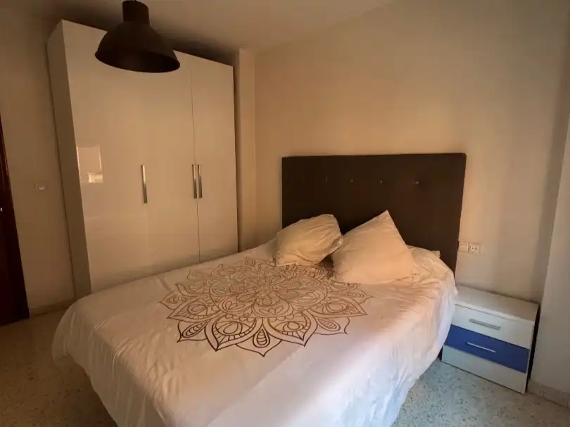 Wohnung zur Miete in Avenida Profesor Domínguez Ortiz, 4, Avda. Federico Garcia Lorca - Nueva Estación Autobuses Schlafzimmer von Wohnung zur Miete in Granada Capital mit Klimaanlage und Balkon