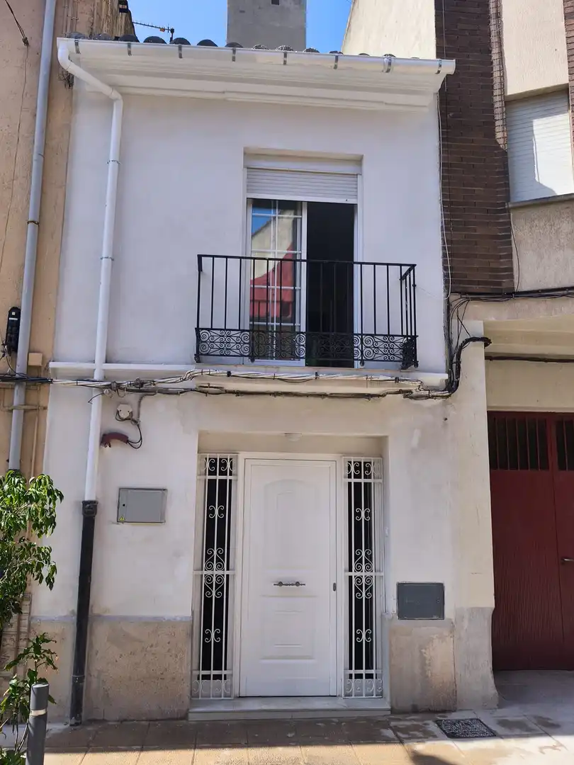 Casa adosada en venda a Carrer de Sant Josep, 22, Plaza Illes Columbretes Vista exterior de Casa adosada en venda en Castellón de la Plana / Castelló de la Plana amb Parquet, Terrassa i Balcó