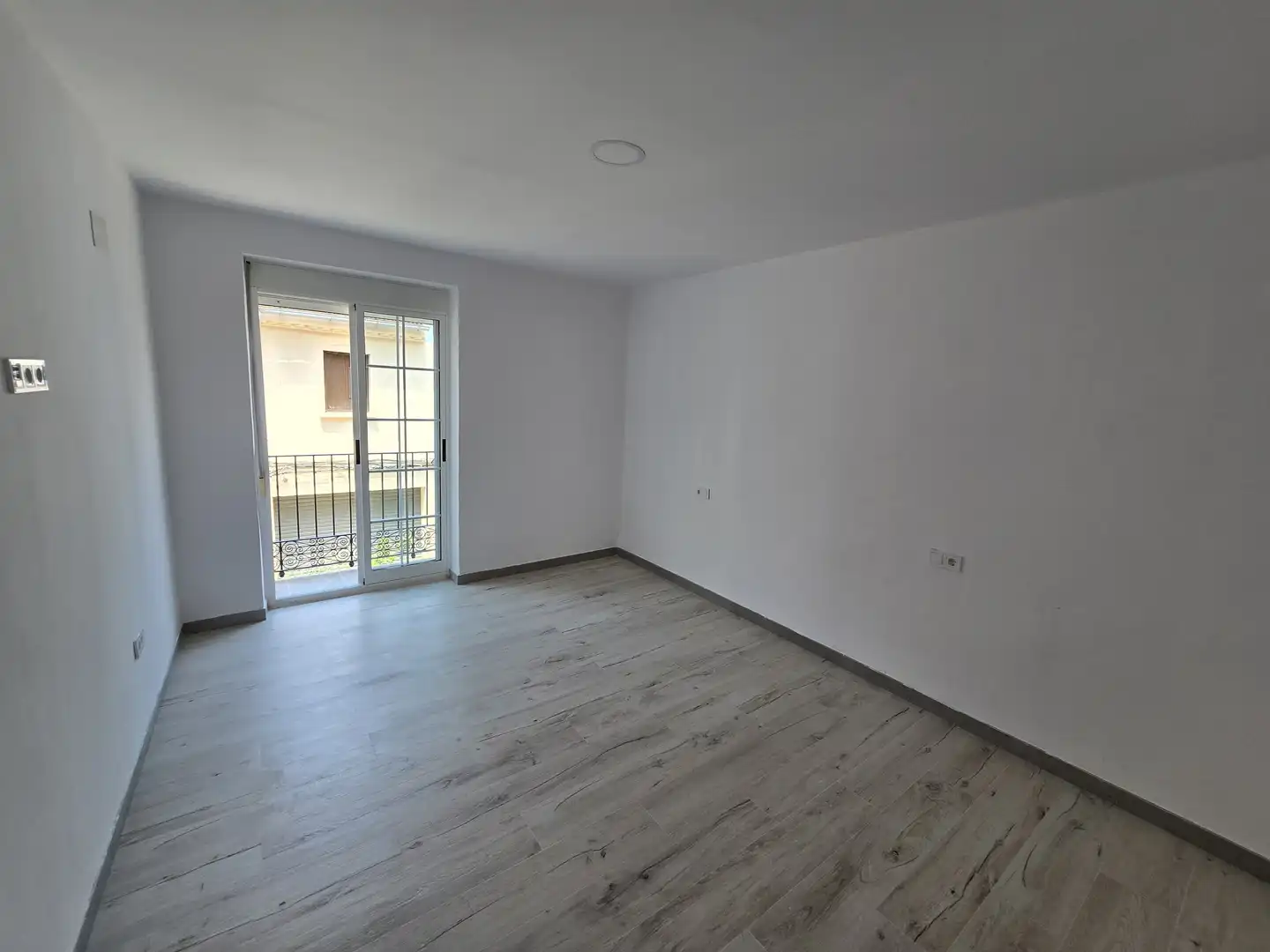 Casa adosada en venda a Carrer de Sant Josep, 22, Plaza Illes Columbretes Dormitori de Casa adosada en venda en Castellón de la Plana / Castelló de la Plana amb Parquet, Terrassa i Balcó