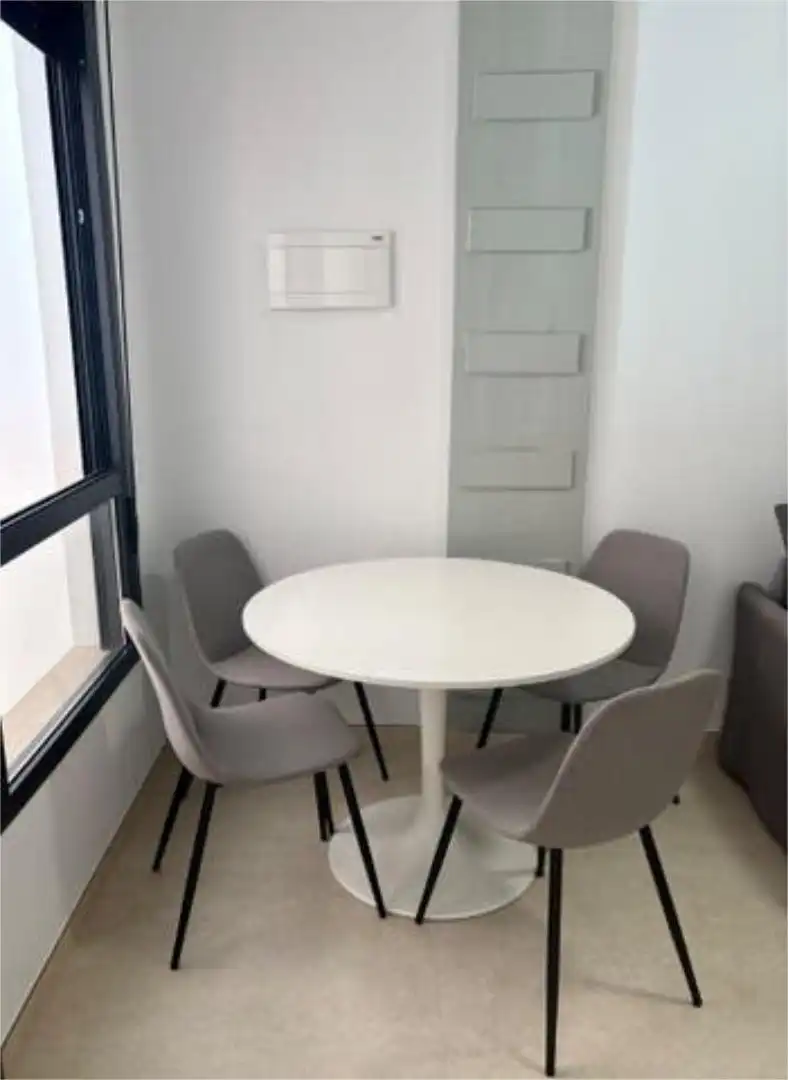 Piso de alquiler en Playa Levante Comedor de Piso de alquiler en Santa Pola con Terraza y Amueblado
