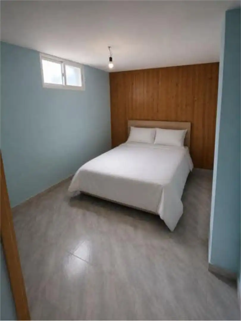 Habitació a Torrejón del Rey Dormitori de Casa adosada per a compartir en Torrejón del Rey amb Jardí privat, Piscina i Moblat