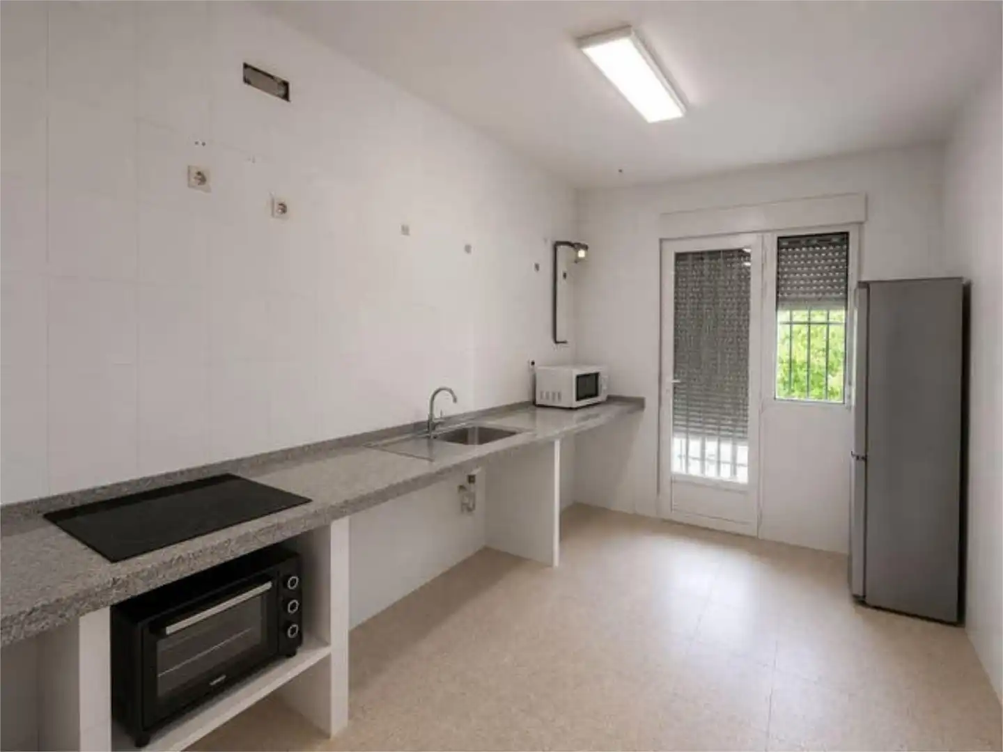 Habitació a Torrejón del Rey Cuina de Casa adosada per a compartir en Torrejón del Rey amb Jardí privat, Piscina i Moblat