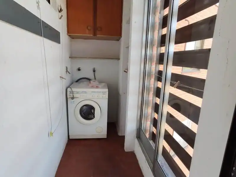 Piso en venta en Calle de Hinojal, 3, Hellín Terraza de Piso en venta en Madrid con Terraza y Amueblado