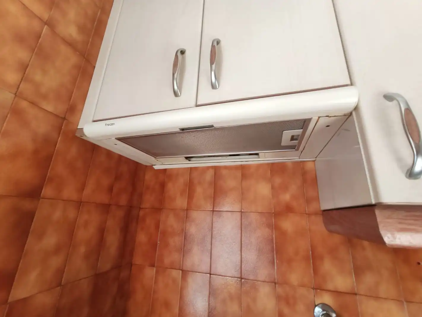Piso en venta en Calle de Hinojal, 3, Hellín Cocina de Piso en venta en Madrid con Terraza y Amueblado