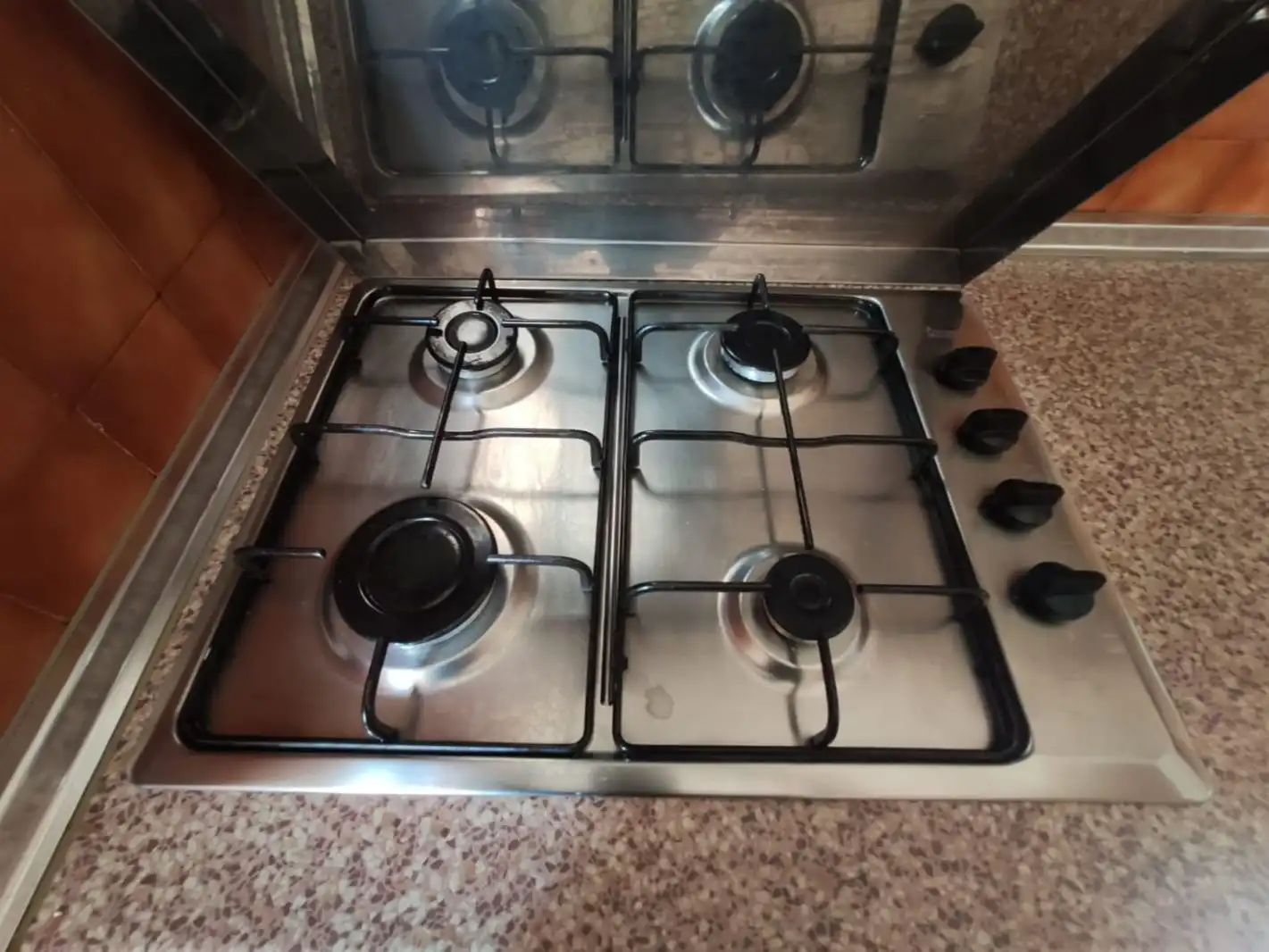 Piso en venta en Calle de Hinojal, 3, Hellín Cocina de Piso en venta en Madrid con Terraza y Amueblado
