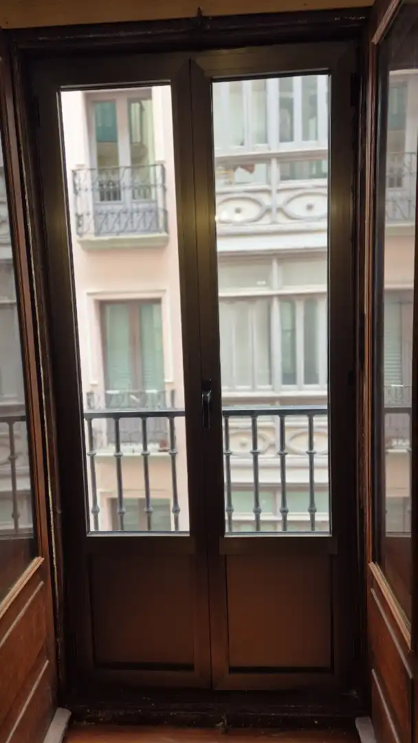 Terrasse von Wohnung zur Miete in  Pamplona / Iruña mit Heizung, Parkett und Möbliert