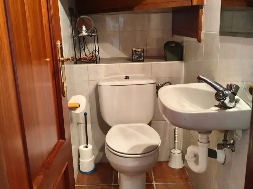 Casa o xalet en venda a Quintanaortuño Bany de Casa o xalet en venda en Quintanaortuño amb Balcó