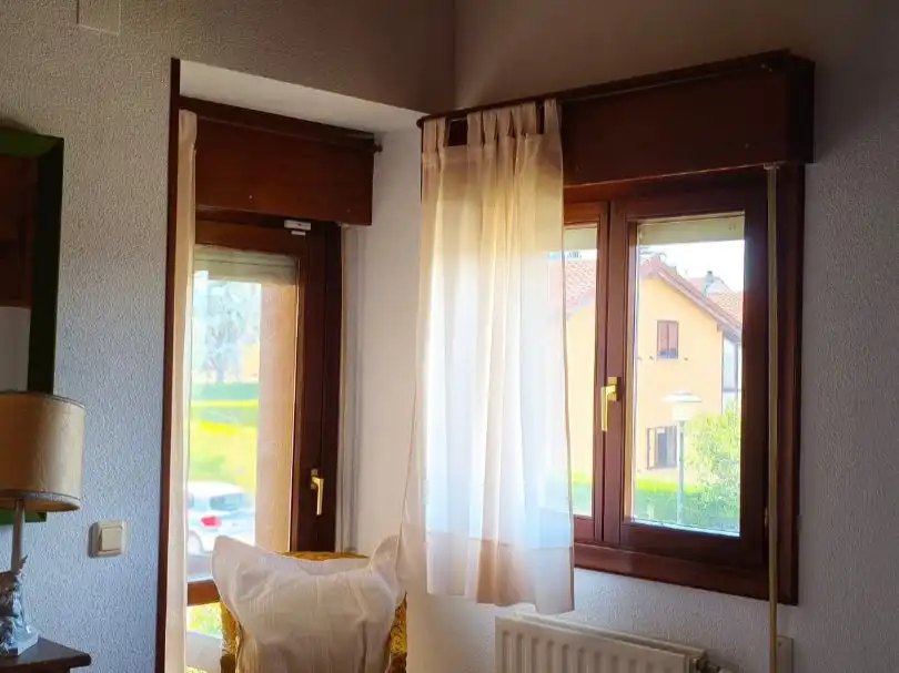 Casa o xalet en venda a Quintanaortuño Dormitori de Casa o xalet en venda en Quintanaortuño amb Balcó
