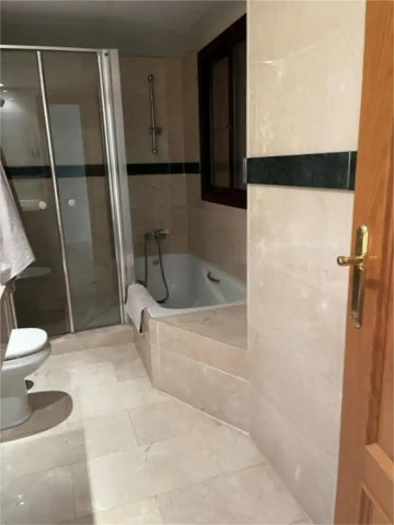 Bathroom of Flat for share in Estepona  with Heating, Private garden and Terrace
