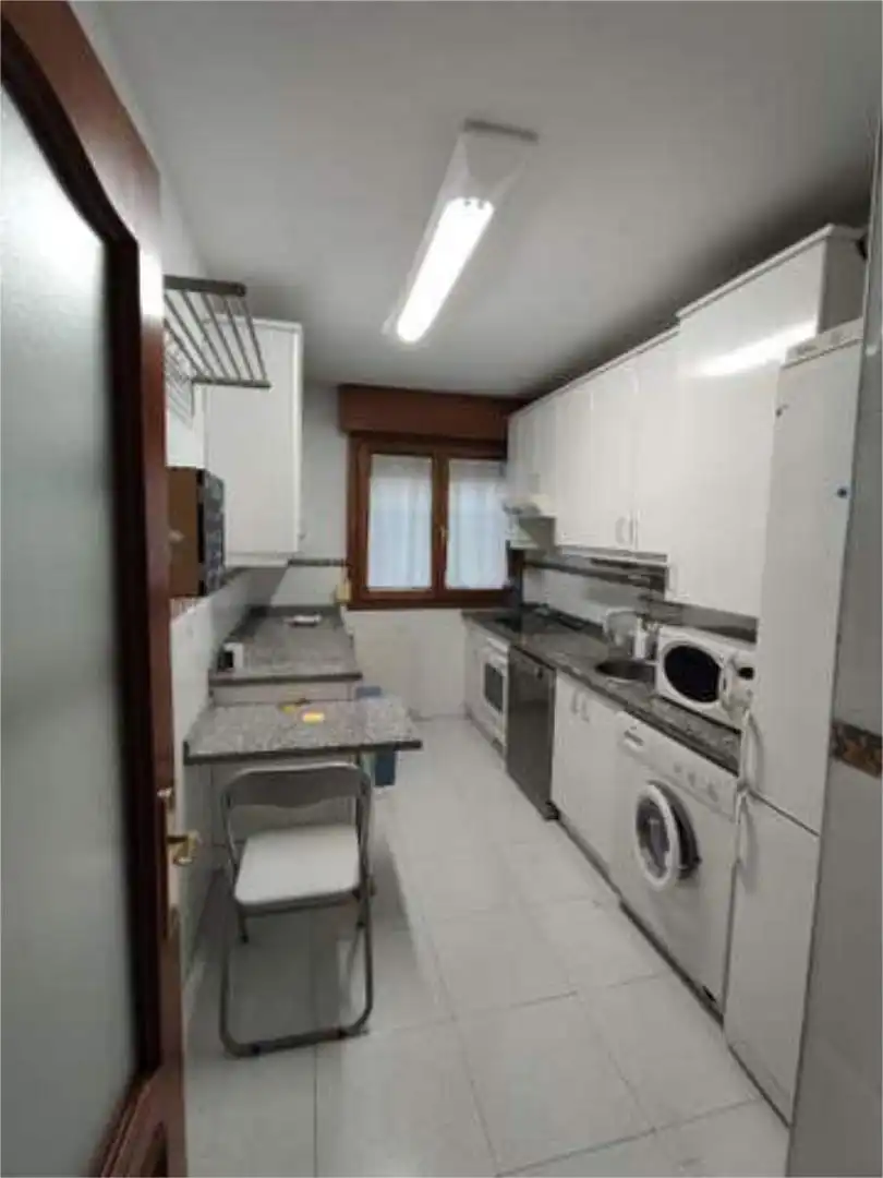 Flat for rent in Las Campas Kitchen of Flat for rent in Oviedo with Heating and Storage room