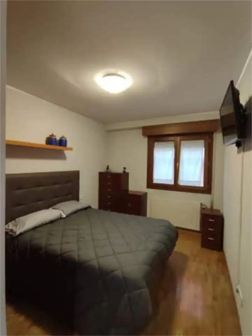 Flat for rent in Las Campas Bedroom of Flat for rent in Oviedo with Heating and Storage room