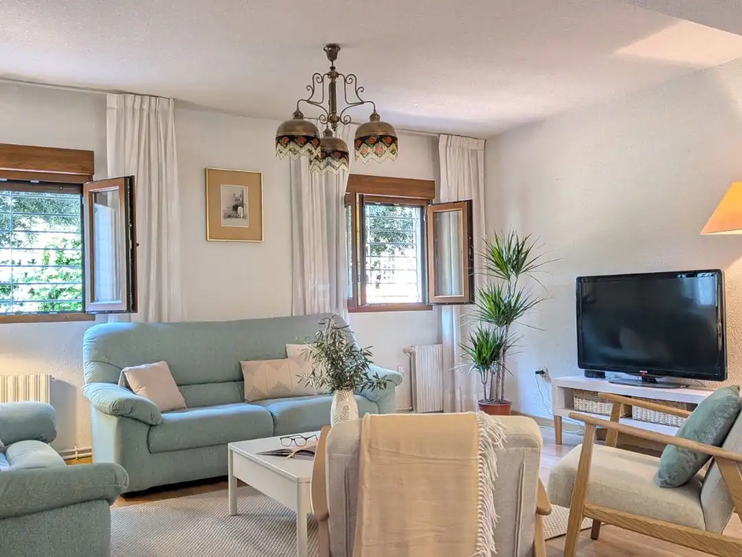 Casa o xalet en venda a Calle Julio Benito Verón, 8, Estación Sala d'estar de Casa o xalet en venda en Pozuelo de Alarcón amb Terrassa i Piscina