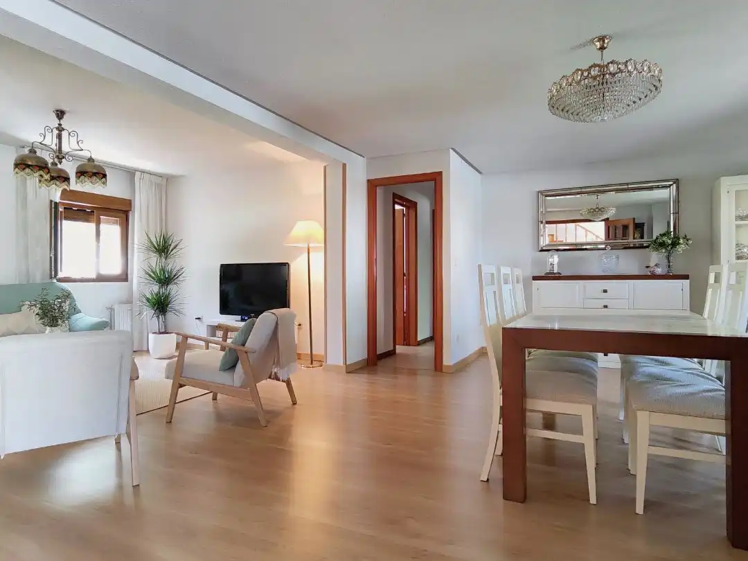 Casa o xalet en venda a Calle Julio Benito Verón, 8, Estación Sala d'estar de Casa o xalet en venda en Pozuelo de Alarcón amb Terrassa i Piscina