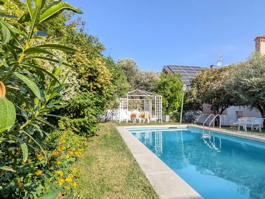 Casa o xalet en venda a Calle Julio Benito Verón, 8, Estación Piscina de Casa o xalet en venda en Pozuelo de Alarcón amb Terrassa i Piscina