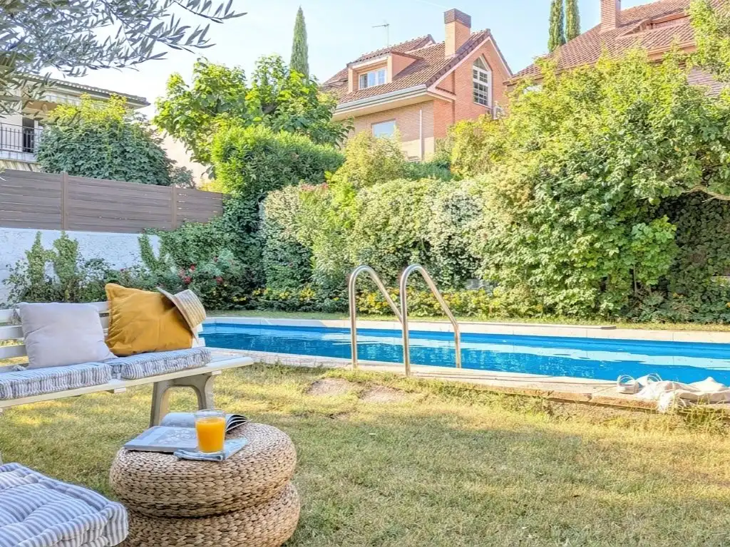 Casa o xalet en venda a Calle Julio Benito Verón, 8, Estación Piscina de Casa o xalet en venda en Pozuelo de Alarcón amb Terrassa i Piscina