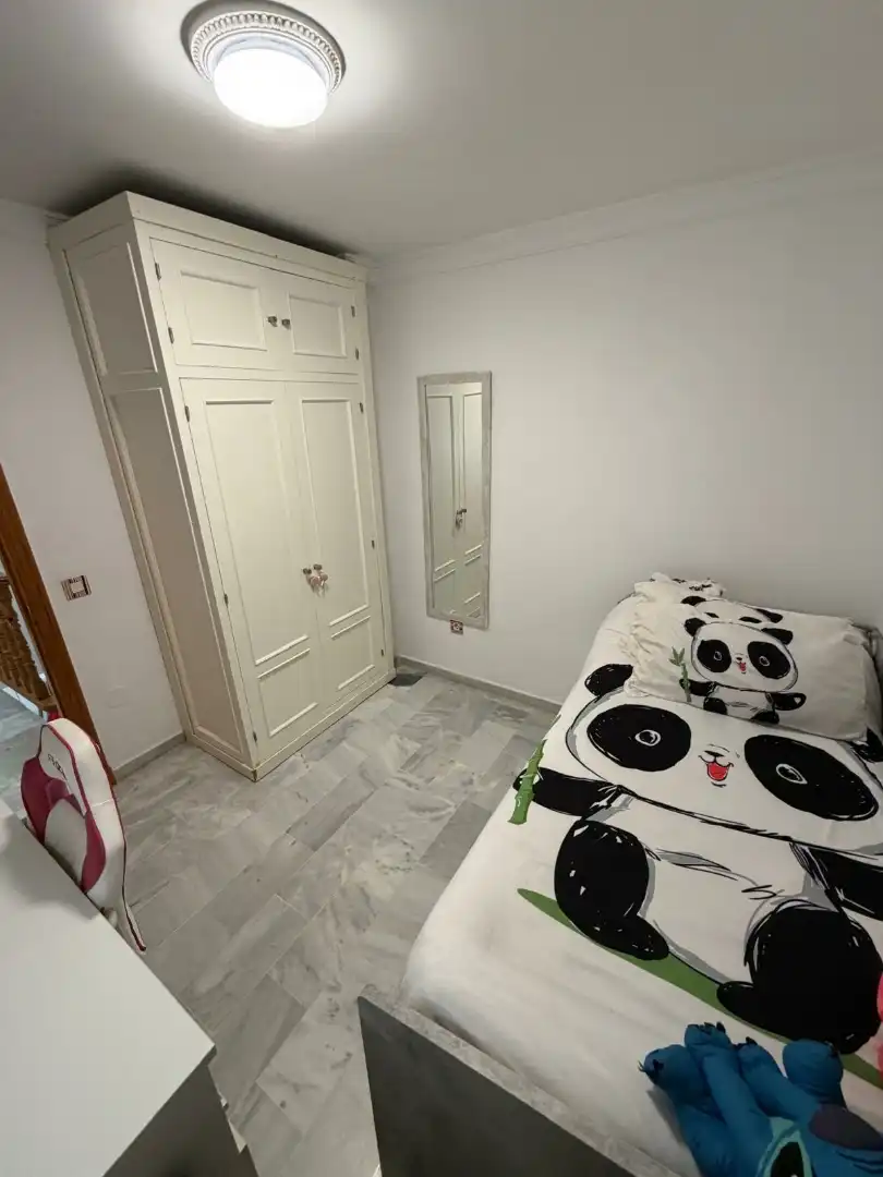 Schlafzimmer von Einfamilien-Reihenhaus zum Verkauf in La Línea de la Concepción