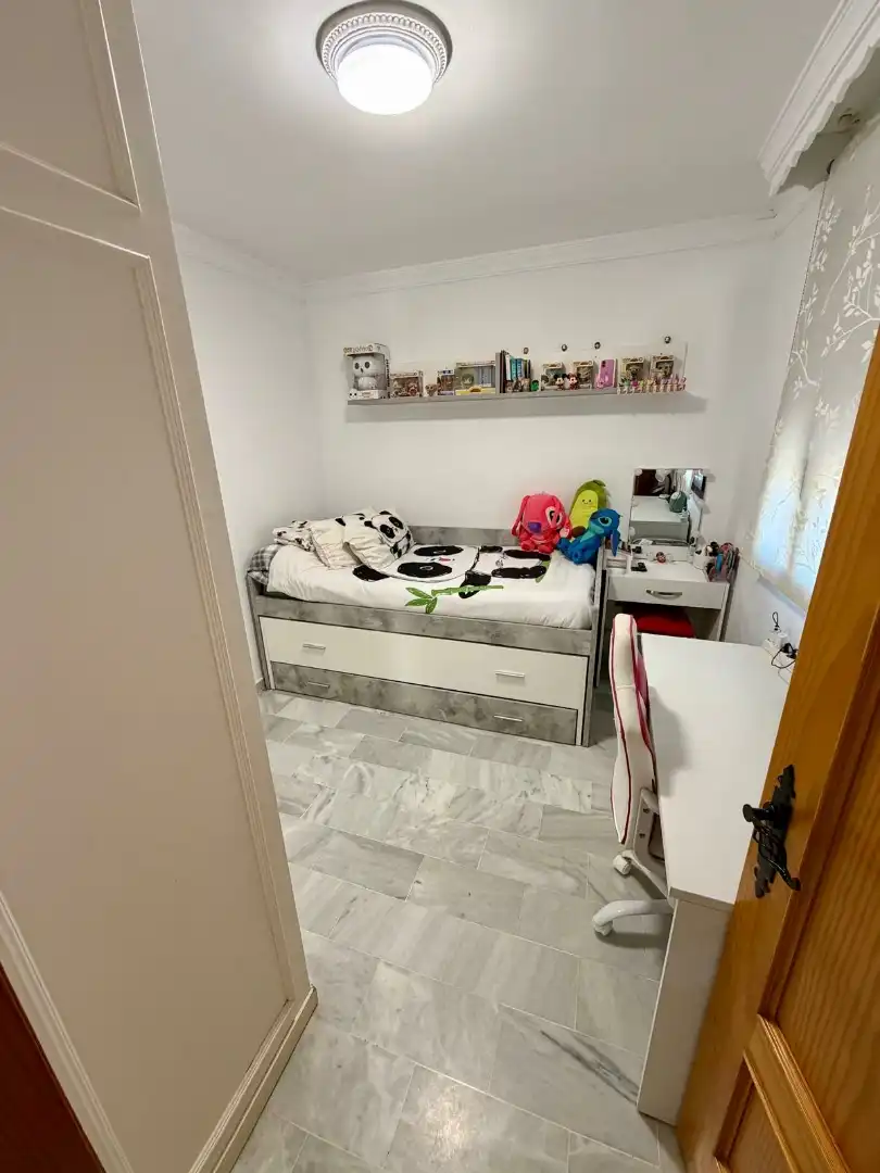 Schlafzimmer von Einfamilien-Reihenhaus zum Verkauf in La Línea de la Concepción