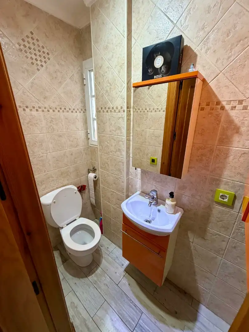 Badezimmer von Einfamilien-Reihenhaus zum Verkauf in La Línea de la Concepción