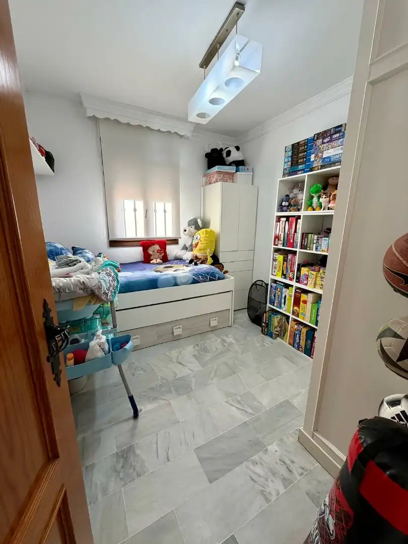Schlafzimmer von Einfamilien-Reihenhaus zum Verkauf in La Línea de la Concepción