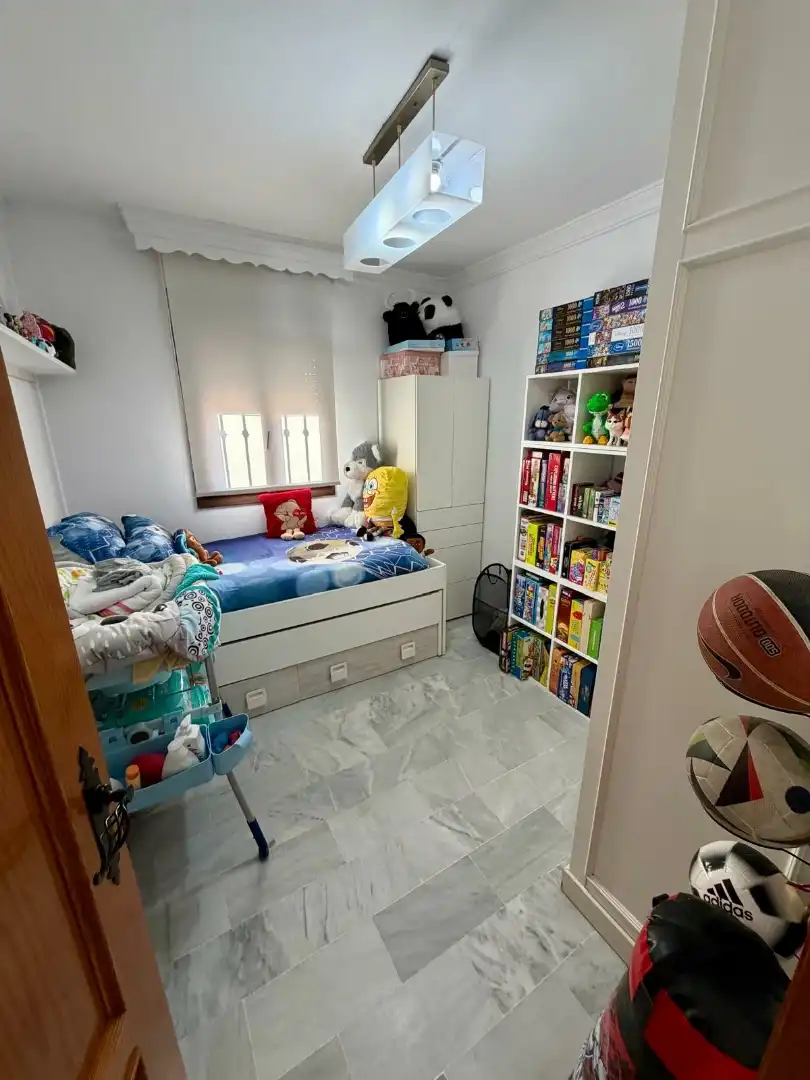 Schlafzimmer von Einfamilien-Reihenhaus zum Verkauf in La Línea de la Concepción
