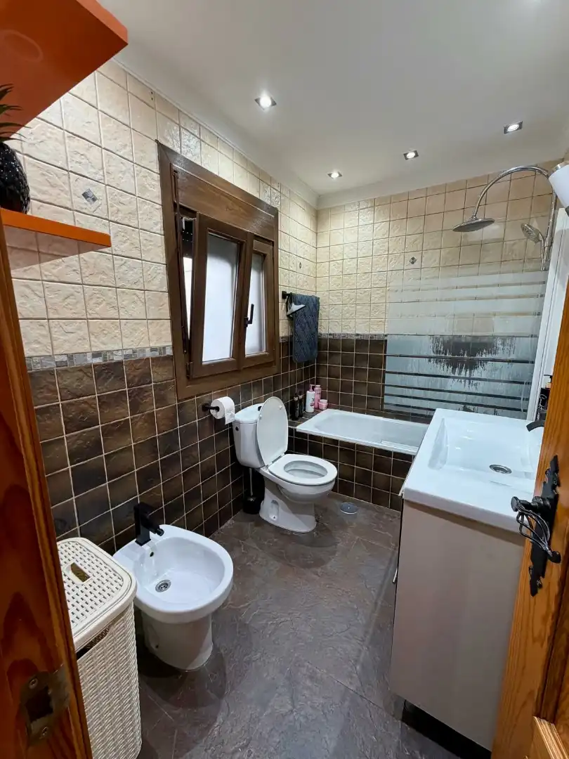 Badezimmer von Einfamilien-Reihenhaus zum Verkauf in La Línea de la Concepción