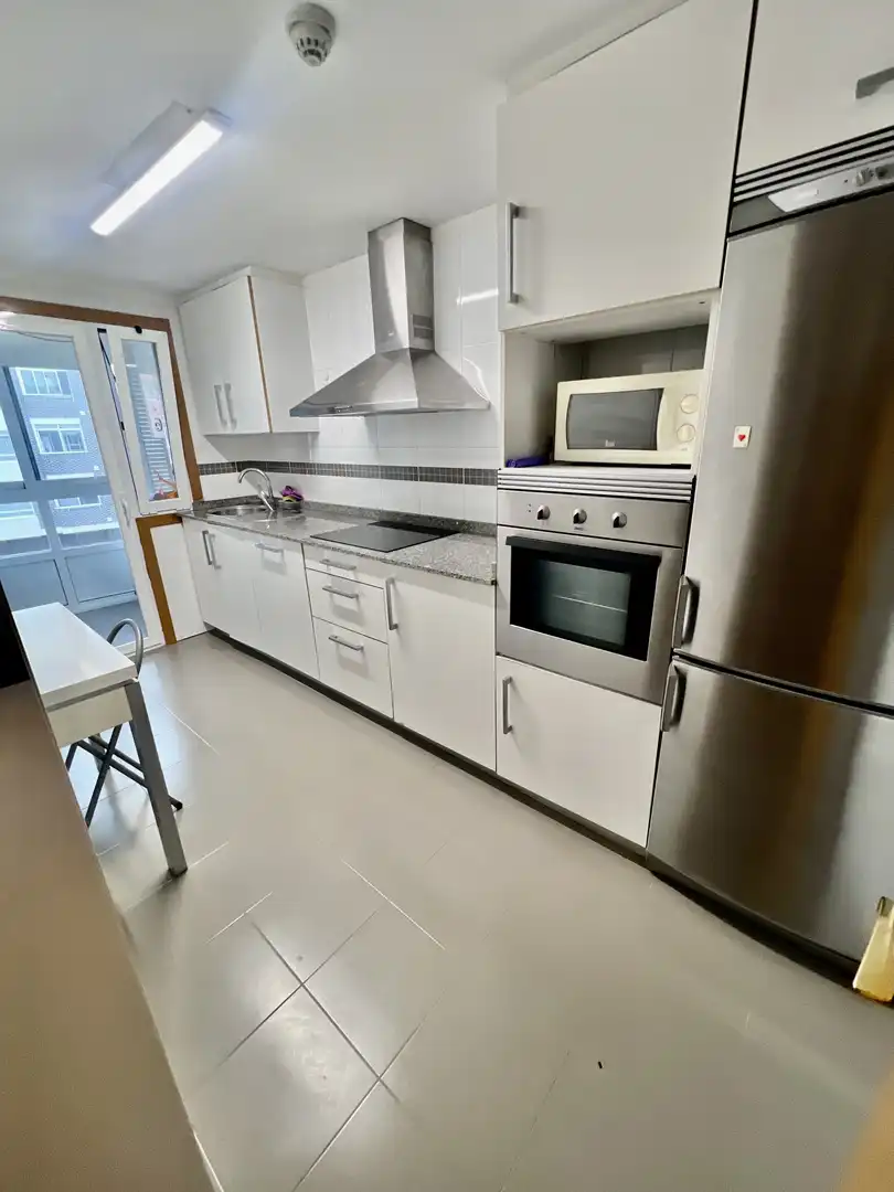 Flat for sale in Rúa Pintor José Frau Ruiz, 4, Praza Independencia Kitchen of Flat for sale in Vigo