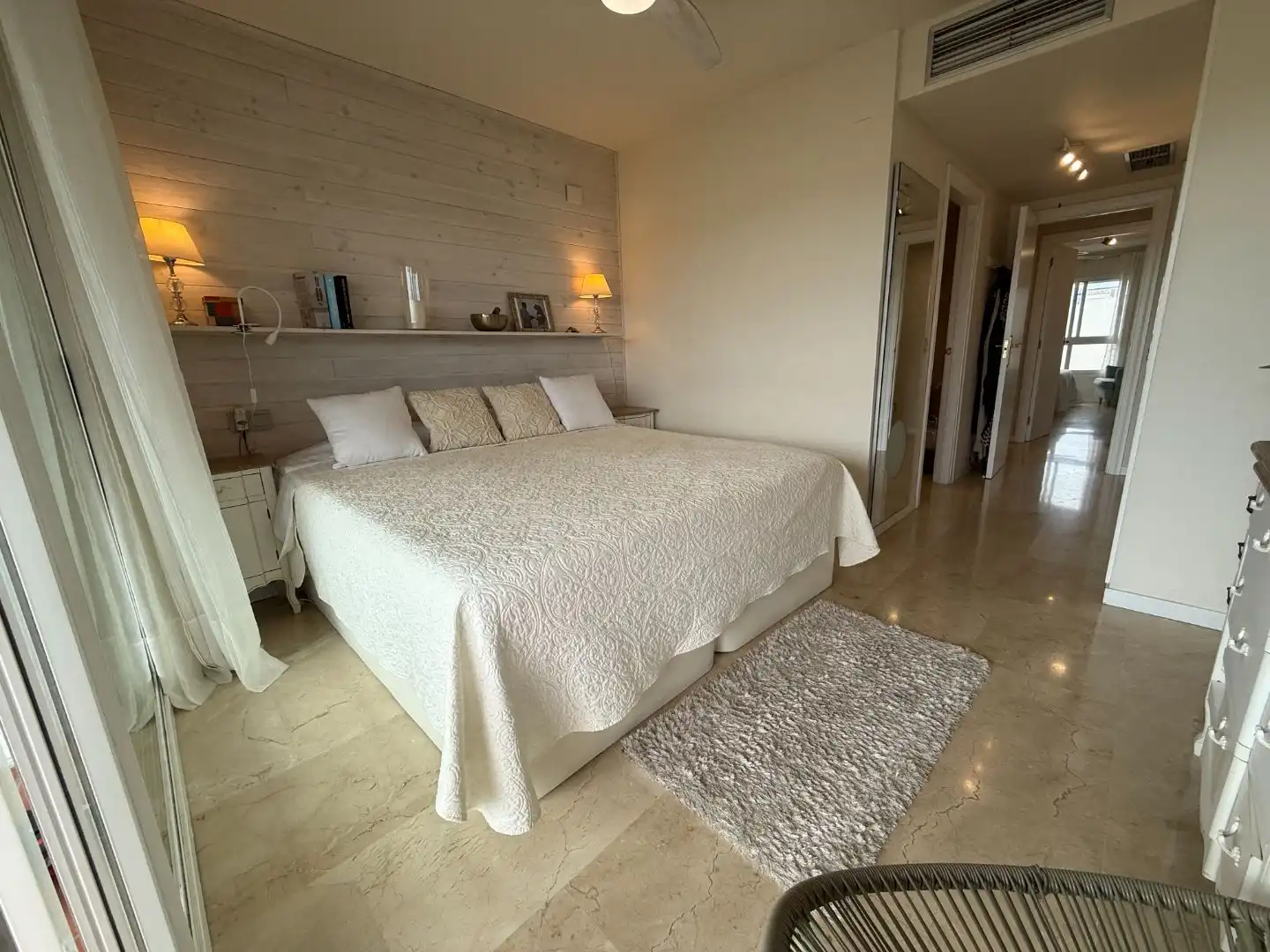 Schlafzimmer von Wohnung zum Verkauf in Marbella mit Klimaanlage, Terrasse und Schwimmbad