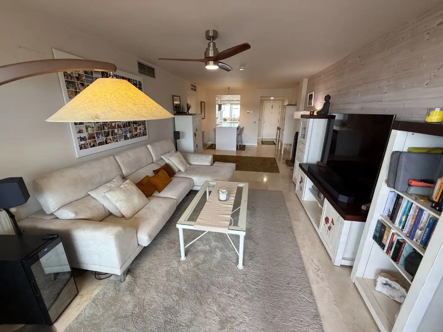 Wohnzimmer von Wohnung zum Verkauf in Marbella mit Klimaanlage, Terrasse und Schwimmbad