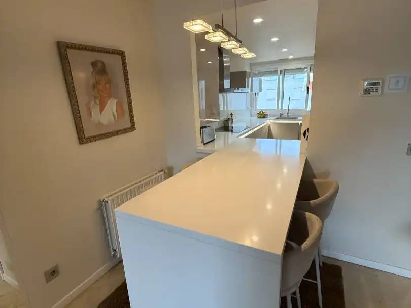 Küche von Wohnung zum Verkauf in Marbella mit Klimaanlage, Terrasse und Schwimmbad
