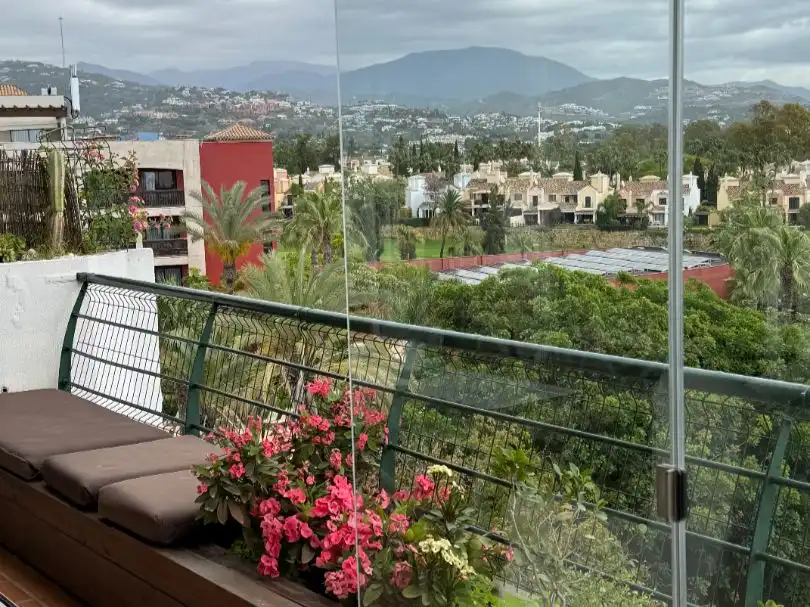 Terrasse von Wohnung zum Verkauf in Marbella mit Klimaanlage, Terrasse und Schwimmbad