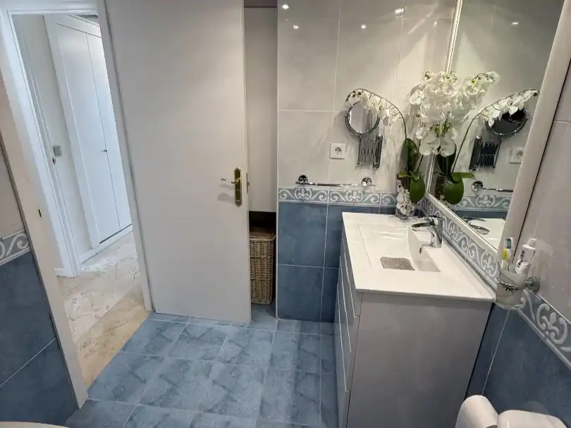 Badezimmer von Wohnung zum Verkauf in Marbella mit Klimaanlage, Terrasse und Schwimmbad