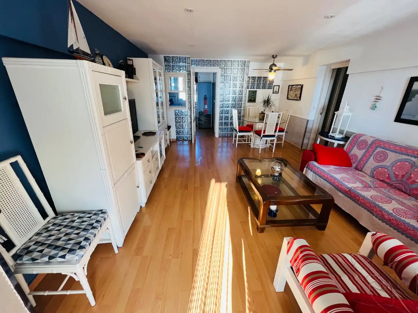 Piso de alquiler en Cornisa del Estacio, 18, Tomás Maestre Sala de estar de Piso de alquiler en La Manga del Mar Menor con Terraza, Trastero y Amueblado