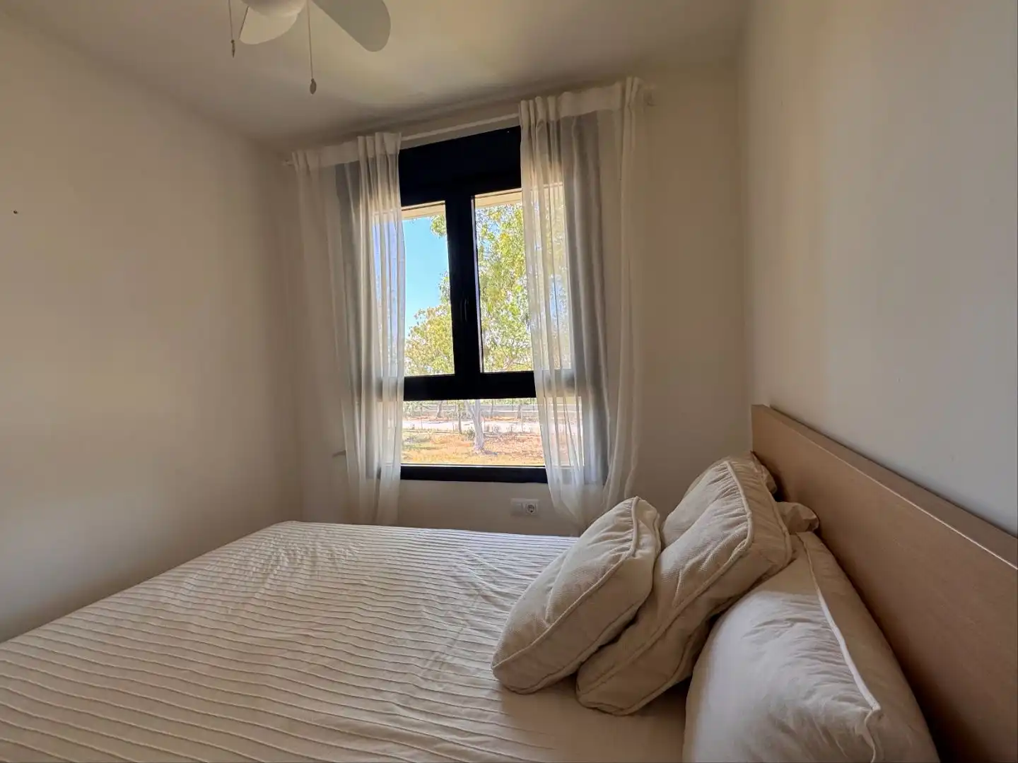 Casa adosada de lloguer a Carrer Falcó, 4, Corinto - Almarda