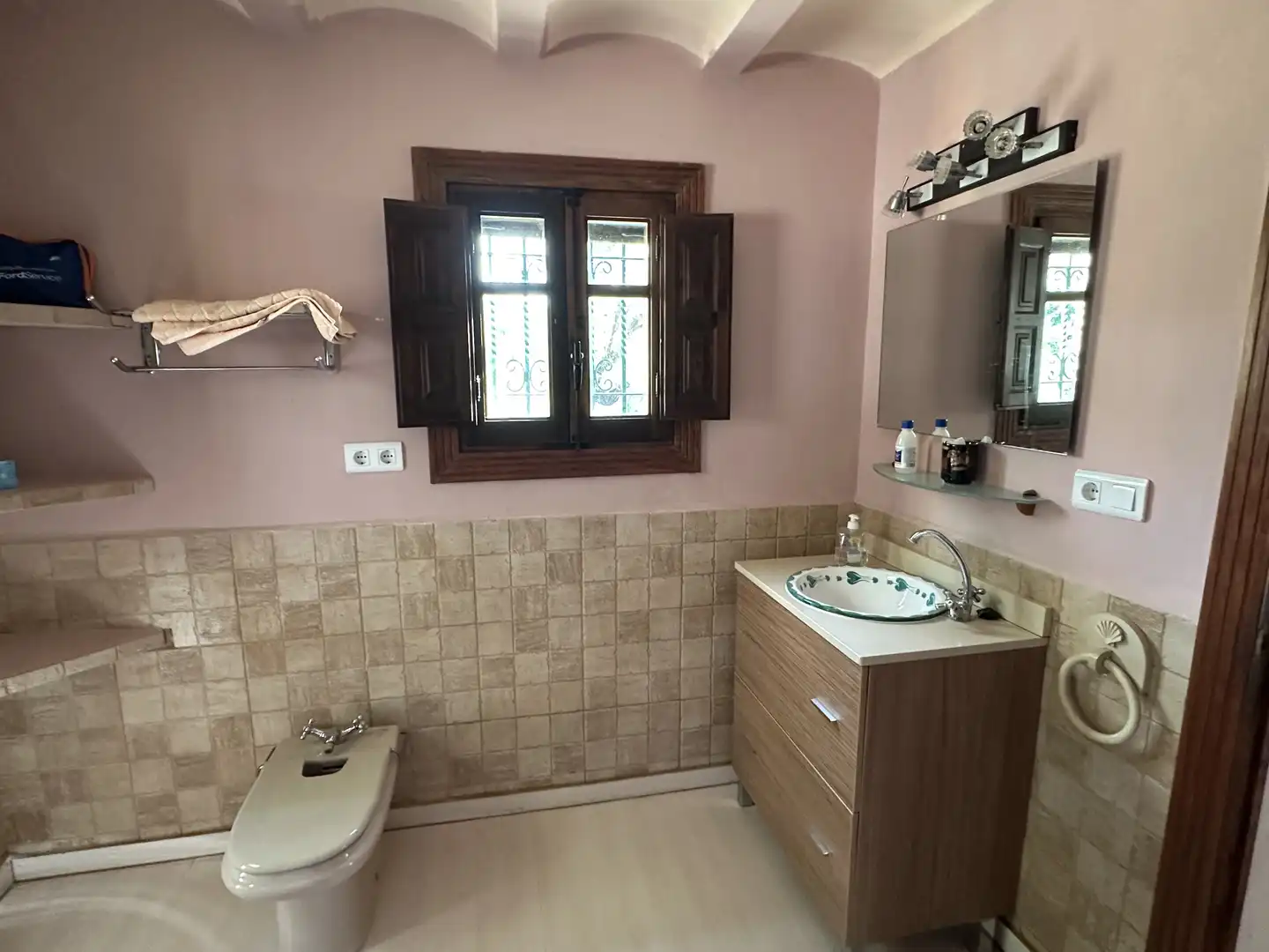 Houses for sale in Diseminado Diseminados, 288, Monda Bathroom of Houses for sale in Monda with Air Conditioner and Terrace