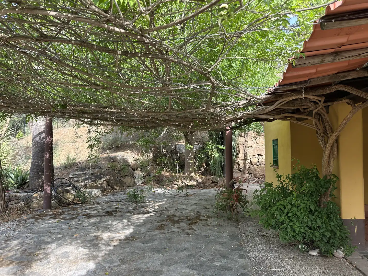 Houses for sale in Diseminado Diseminados, 288, Monda Exterior view of Houses for sale in Monda with Air Conditioner and Terrace