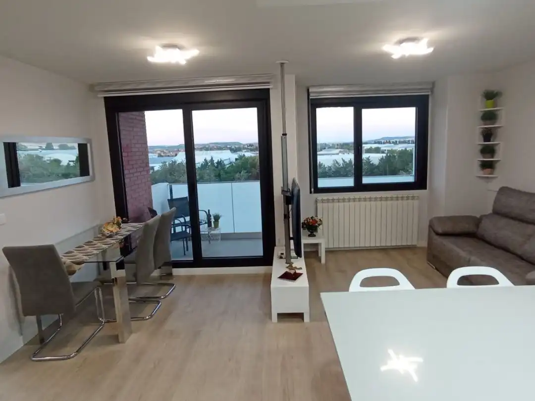 Living room of Flat for rent in Valladolid  with Heating, Terrace and Storage room